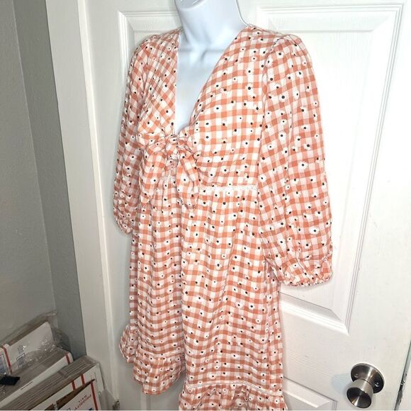 Greylin Dorothy Eyelet Daisy Tie Front Gingham Dress Tiered Peach White S NWT - Picture 7 of 13